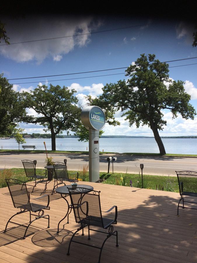Lakes Inn Detroit Lakes Buitenkant foto