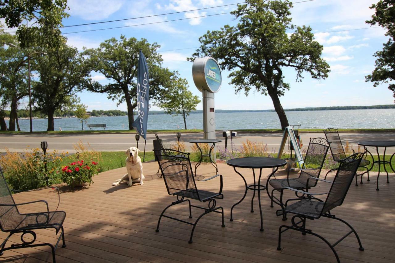 Lakes Inn Detroit Lakes Buitenkant foto