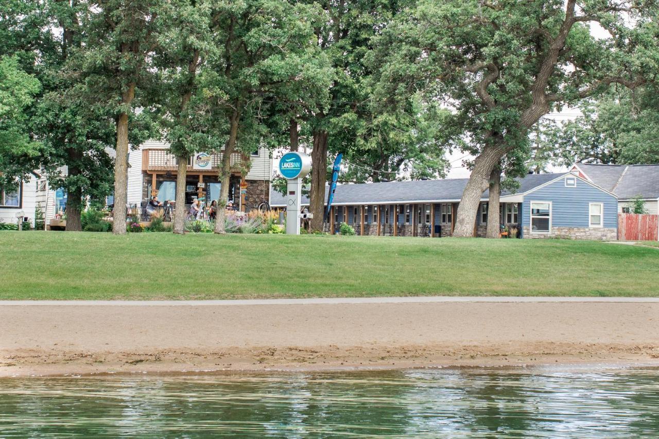 Lakes Inn Detroit Lakes Buitenkant foto