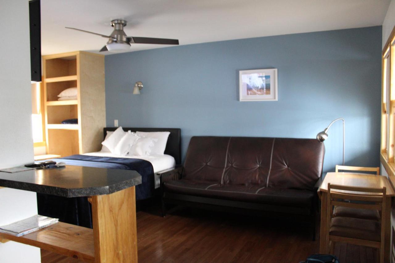 Lakes Inn Detroit Lakes Buitenkant foto